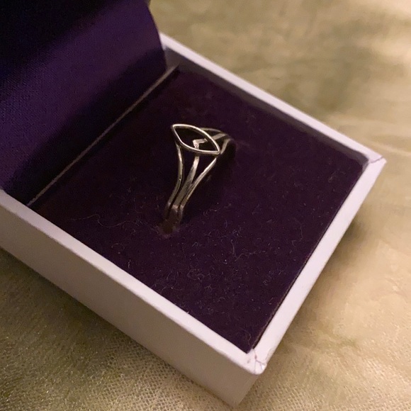 Silver ring - Picture 4 of 14